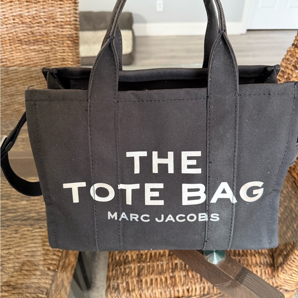 Marc Jacobs Black Canvas Tote💕